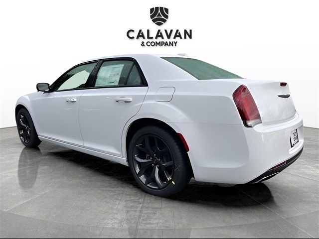 2023 Chrysler 300 Touring