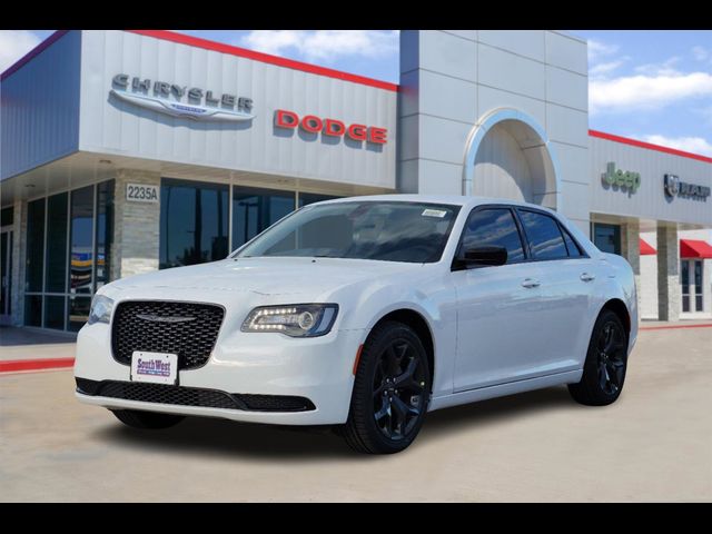 2023 Chrysler 300 Touring