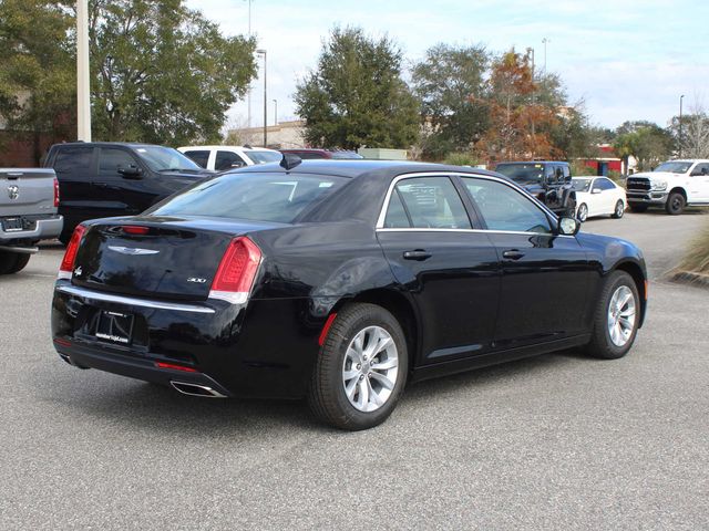 2023 Chrysler 300 Touring