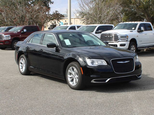 2023 Chrysler 300 Touring