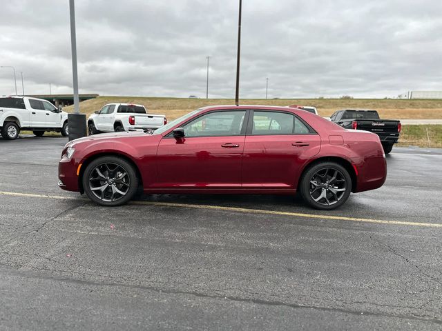 2023 Chrysler 300 Touring