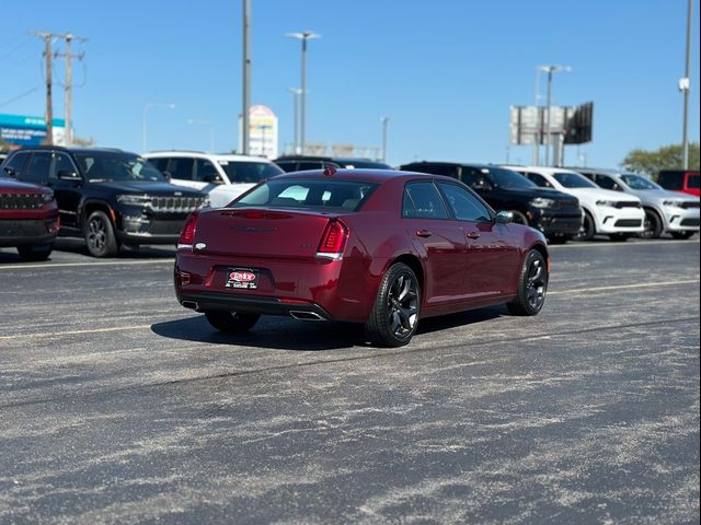 2023 Chrysler 300 Touring