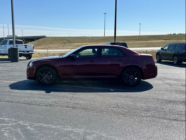 2023 Chrysler 300 Touring