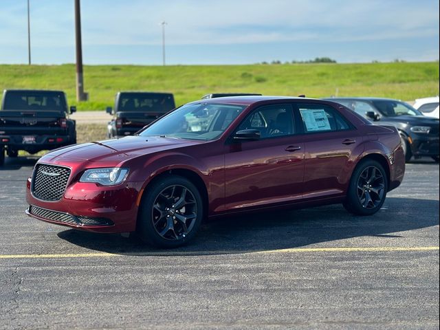 2023 Chrysler 300 Touring