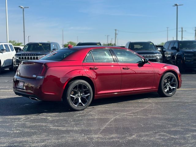 2023 Chrysler 300 Touring