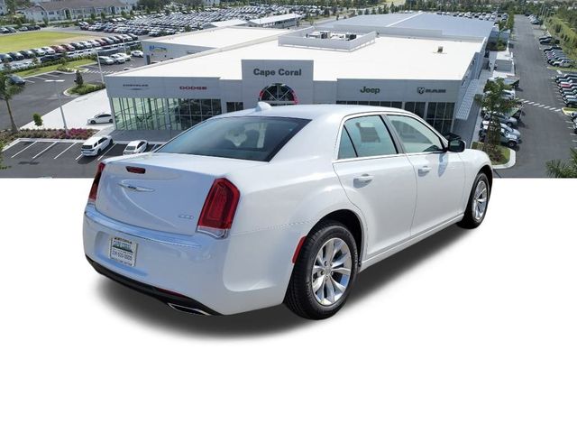 2023 Chrysler 300 Touring