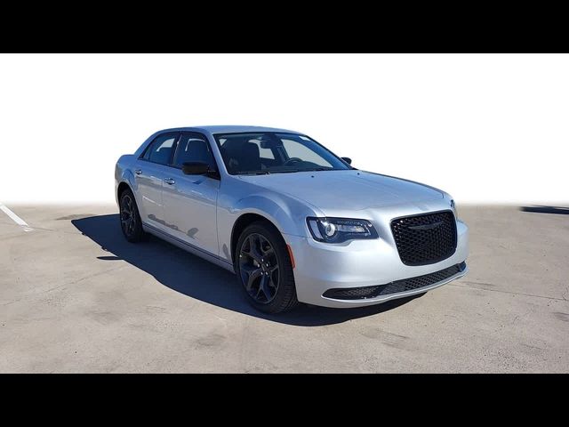 2023 Chrysler 300 Touring