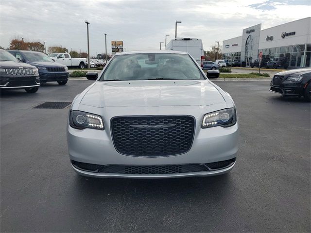 2023 Chrysler 300 Touring