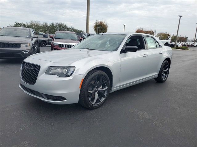 2023 Chrysler 300 Touring