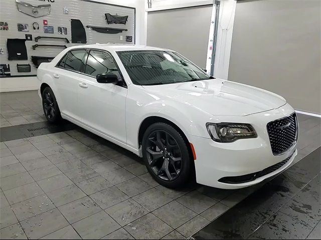 2023 Chrysler 300 Touring