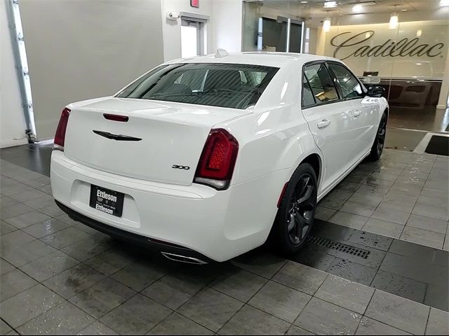 2023 Chrysler 300 Touring