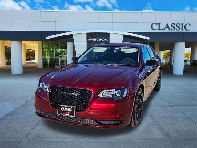 2023 Chrysler 300 Touring