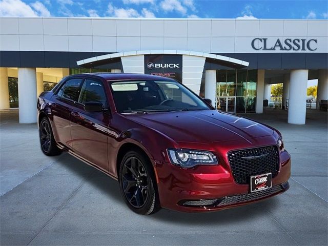 2023 Chrysler 300 Touring