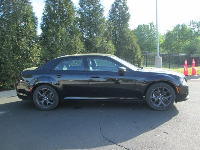 2023 Chrysler 300 Touring