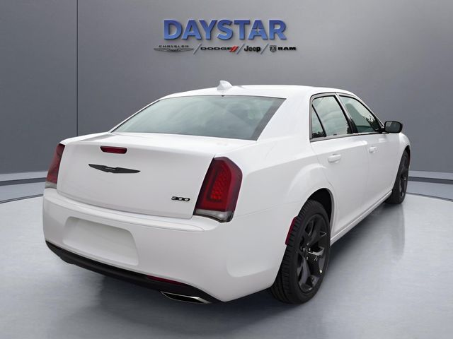 2023 Chrysler 300 Touring