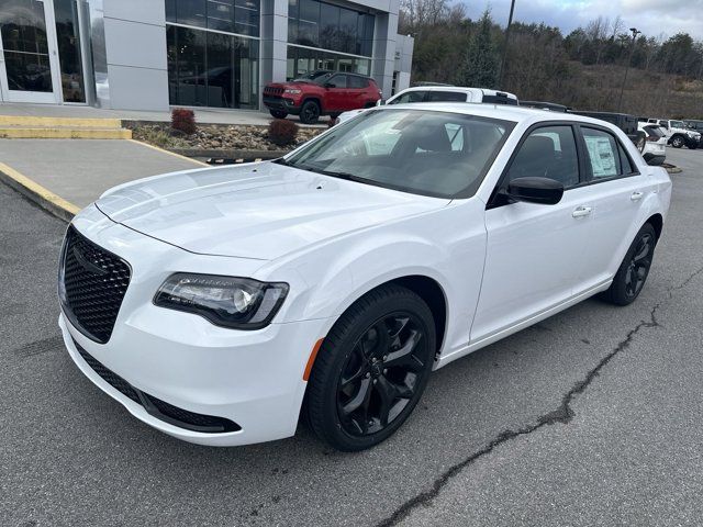 2023 Chrysler 300 Touring