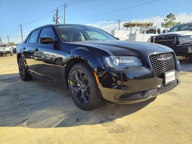 2023 Chrysler 300 Touring