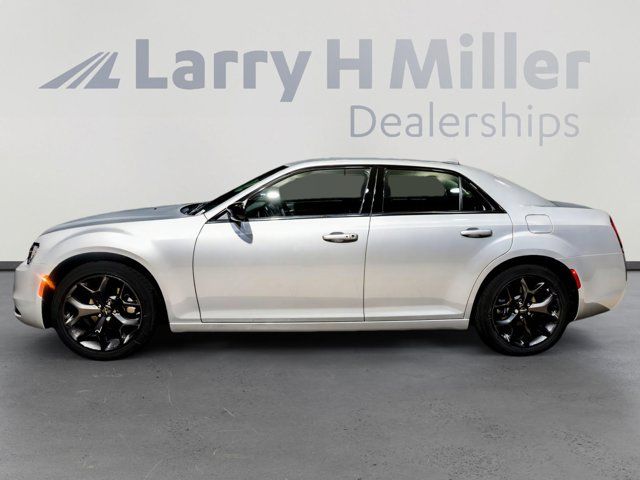 2023 Chrysler 300 Touring