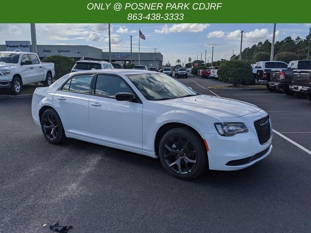 2023 Chrysler 300 Touring