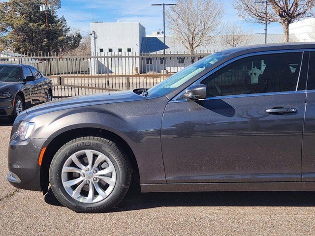 2023 Chrysler 300 Touring