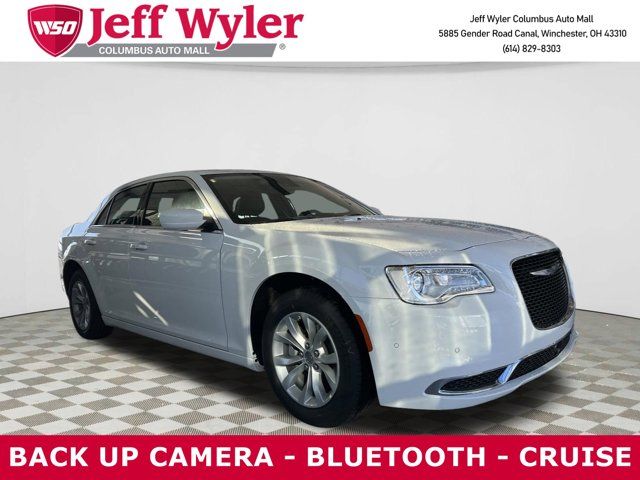 2023 Chrysler 300 Touring