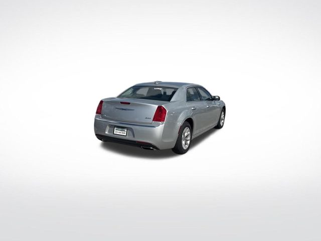 2023 Chrysler 300 Touring