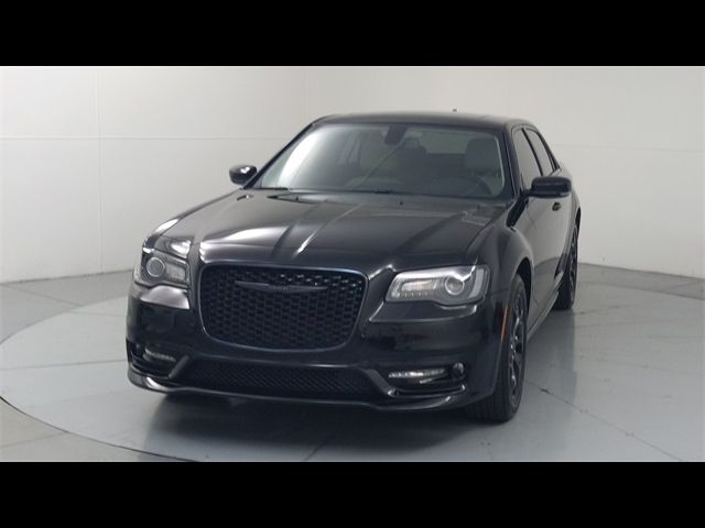 2023 Chrysler 300 Touring L