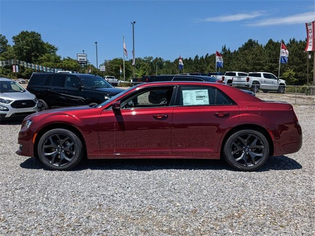 2023 Chrysler 300 Touring L