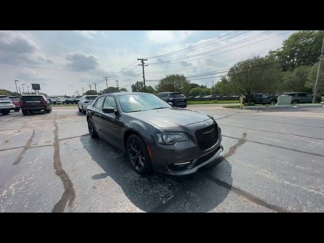 2023 Chrysler 300 Touring L