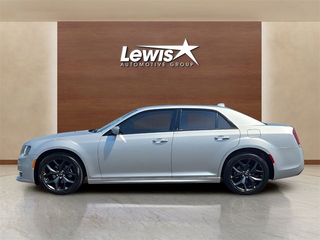 2023 Chrysler 300 Touring L