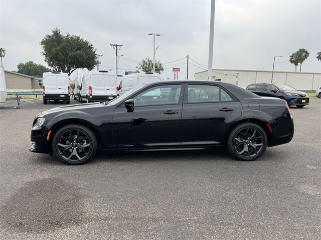 2023 Chrysler 300 Touring L