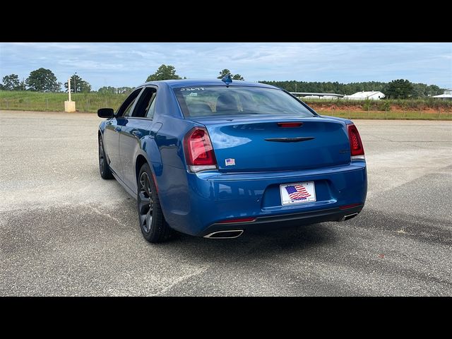 2023 Chrysler 300 Touring L