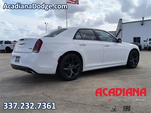 2023 Chrysler 300 Touring L