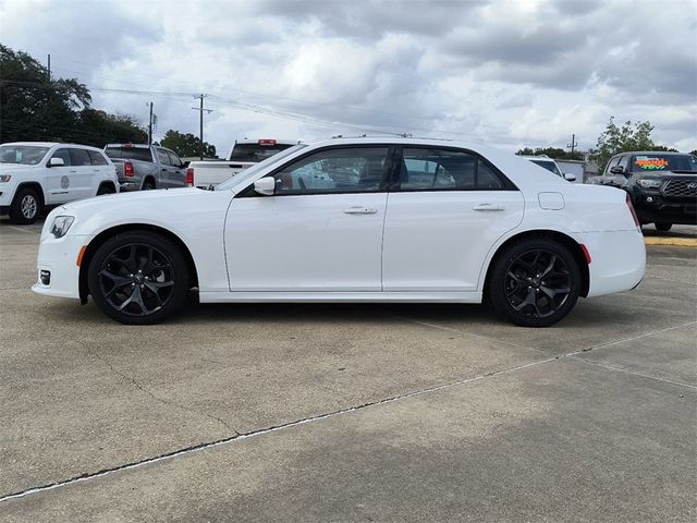 2023 Chrysler 300 Touring L