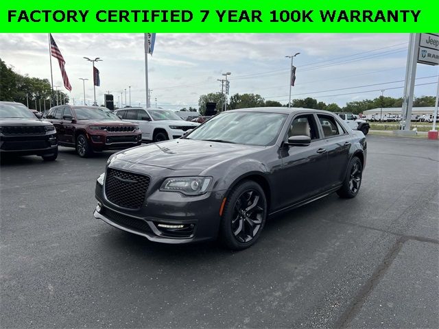 2023 Chrysler 300 Touring L