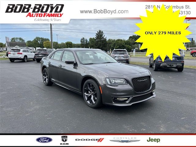 2023 Chrysler 300 Touring L