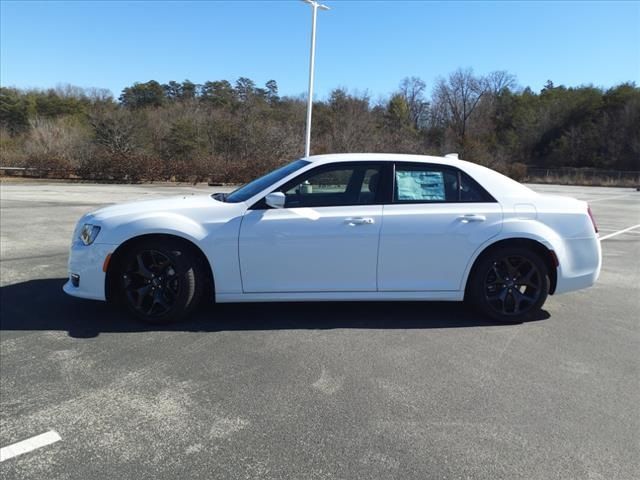 2023 Chrysler 300 Touring L