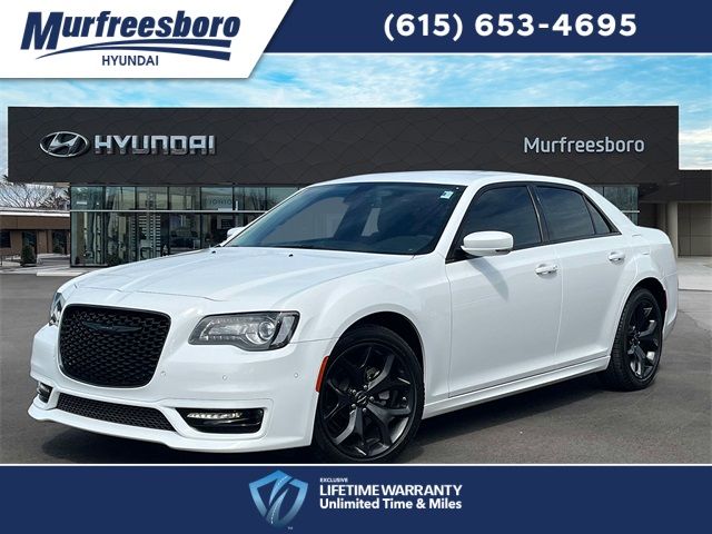 2023 Chrysler 300 Touring L