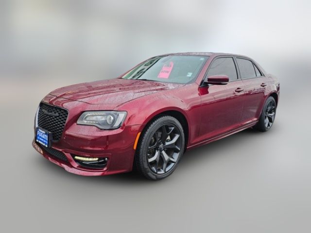 2023 Chrysler 300 Touring L