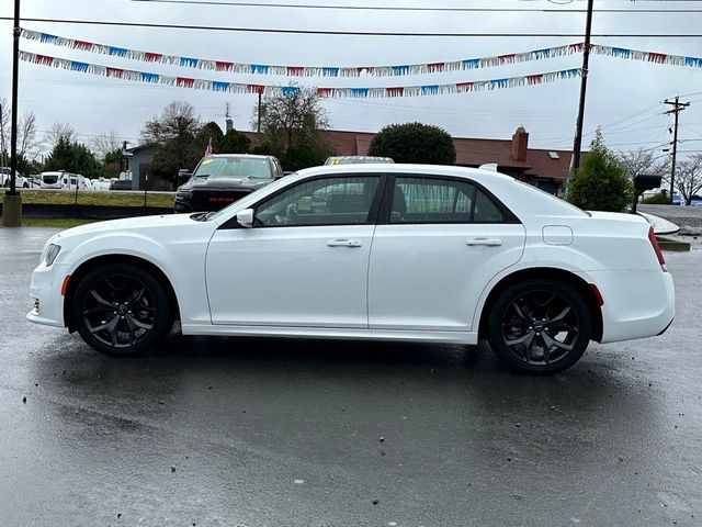 2023 Chrysler 300 Touring L