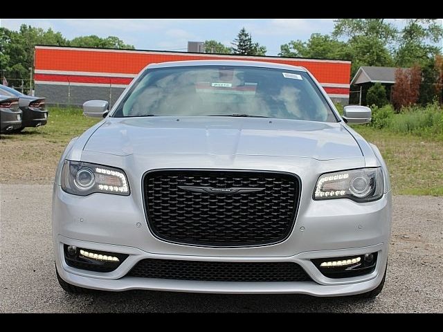 2023 Chrysler 300 Touring L