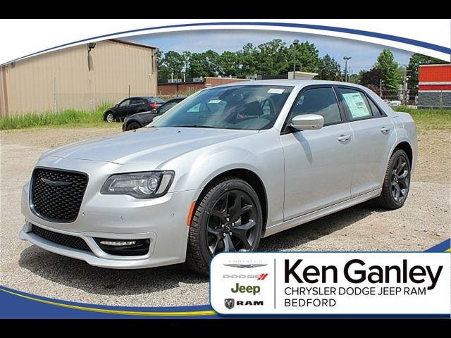 2023 Chrysler 300 Touring L