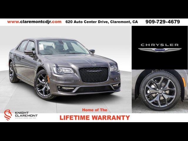 2023 Chrysler 300 Touring L