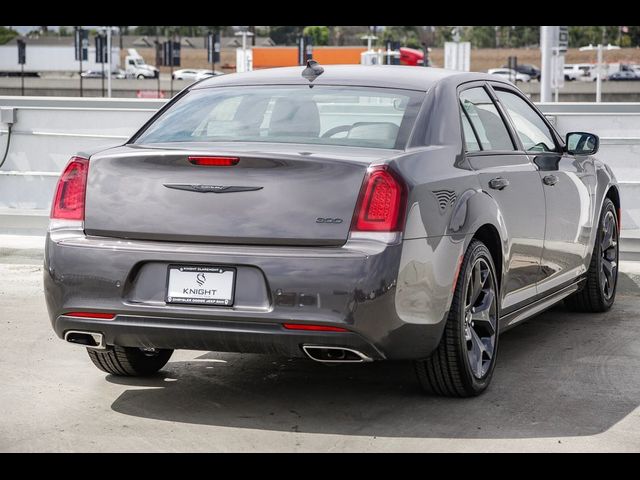 2023 Chrysler 300 Touring L