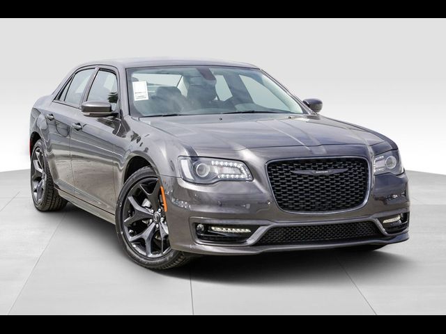 2023 Chrysler 300 Touring L