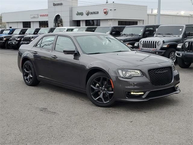 2023 Chrysler 300 Touring L