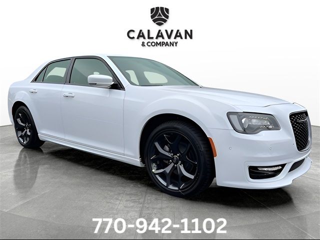 2023 Chrysler 300 Touring L