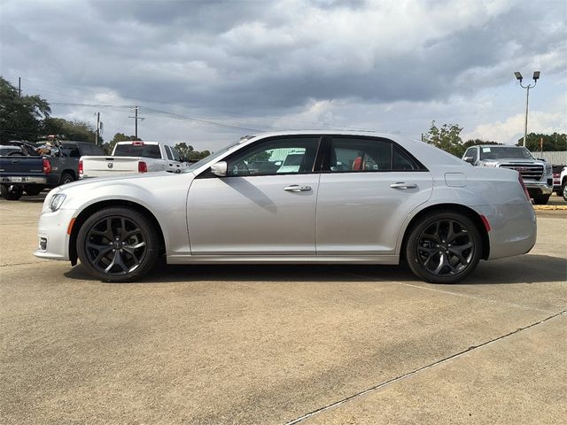 2023 Chrysler 300 Touring L