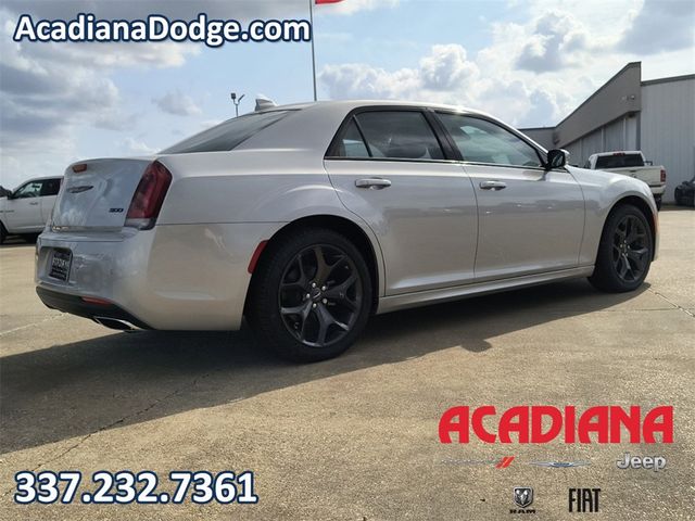 2023 Chrysler 300 Touring L