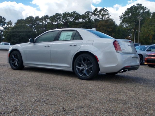 2023 Chrysler 300 Touring L